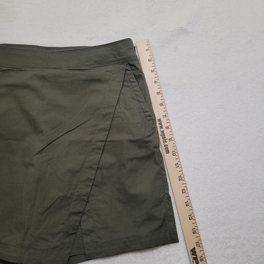 Liz‎ Claiborne Petite Olive Grove Classic Skort Size 4 - Picture 7 of 8